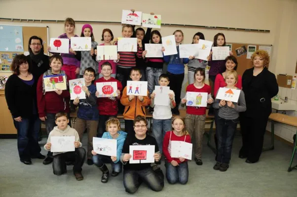 Bild: Kinder malen für Rechte der Kinder