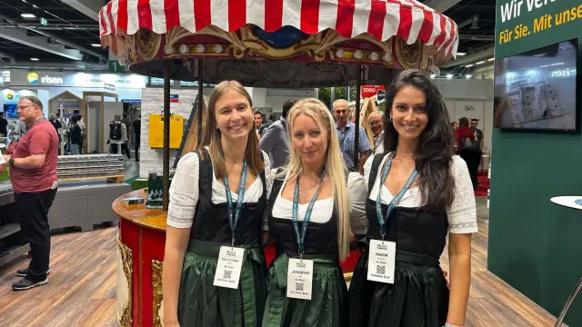 Qualifizierte Messehostess Düsseldorf Teams definieren neue Branchenstandards Bild: Qualifizierte Messehostess Düsseldorf Teams definieren neue Branchenstandards