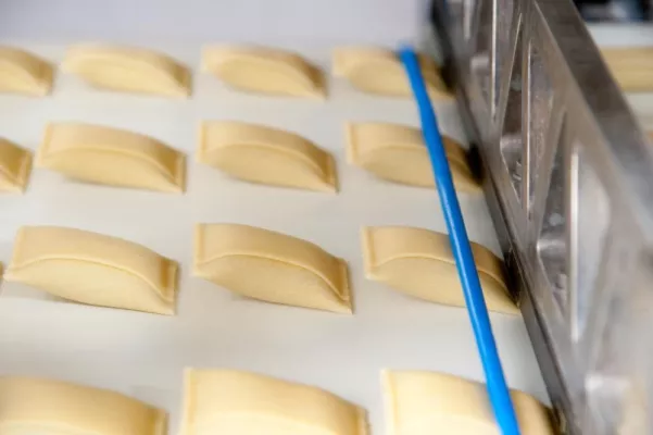 Schneiden kann jeder – nur nicht so schnell Bild: Schneiden kann jeder – nur nicht so schnell