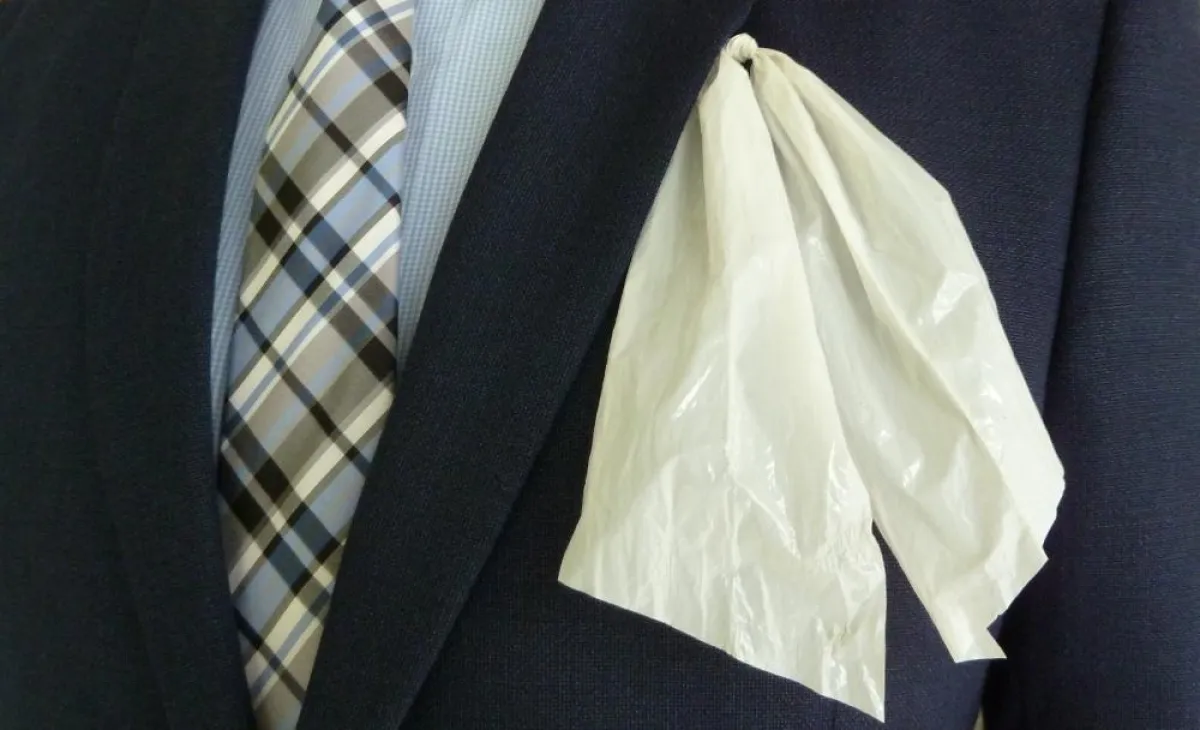 Flatterband als Anstecker. Bald in ganz Köln? Foto: A. Wulf