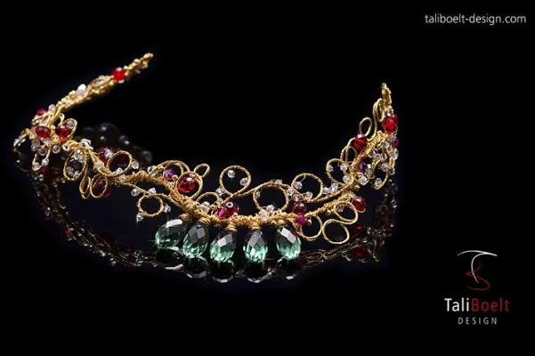 Bild: Individueller Schmuck passend zum Brautkleid oder zum Abendkleid aus der Manufaktur von TaliBoelt Design