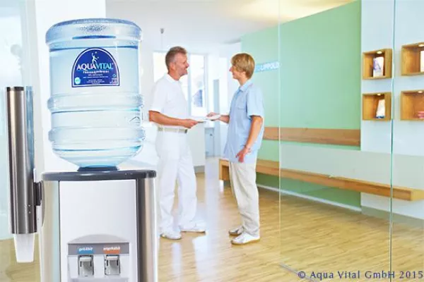 Bild: Willkommener Patientenservice – wie Wasserspender in Arztpraxen punkten