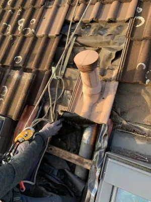 Bild: Zerstörungsfreie Leckageortung der Industrie Kletterer Hamburg für undichte Stellen am Dach