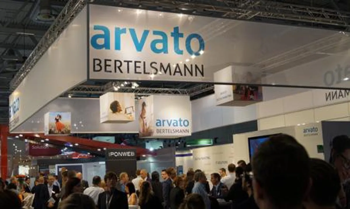 Der arvato Messestand auf der dmexco 2015 war sehr gut besucht.