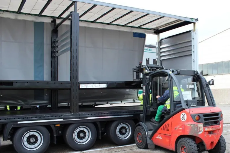 Merkel-Wetzel Logistik setzt auf Vario Liner Bild: Merkel-Wetzel Logistik setzt auf Vario Liner