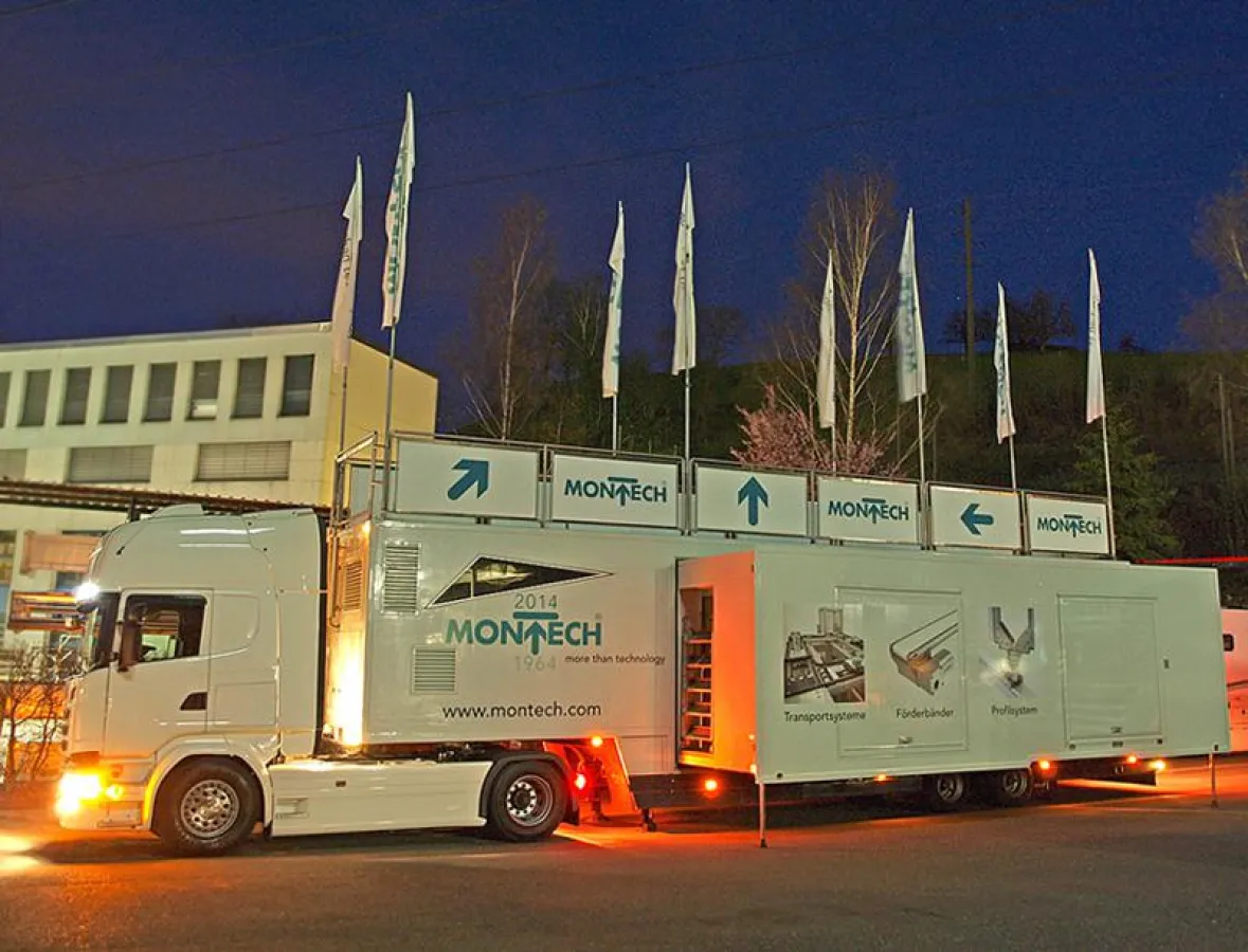 In dem Montech-Truck sind die neuen Förderbänder und das Transportsystem LT40 zu sehen