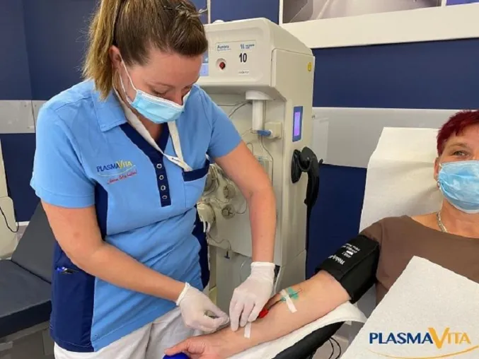 Bild: Plasma spenden, anderen helfen - Blutplasma für lebensrettende Medikamente
