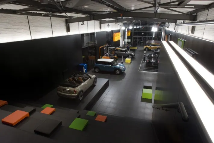 Bild: Neuer Showroom für MINI