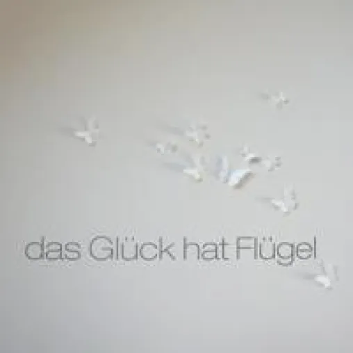 Papierschmetterlinge im silbensalon läuten den Frühling ein Bild: Papierschmetterlinge im silbensalon läuten den Frühling ein