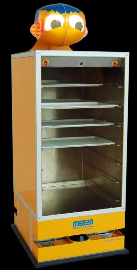 Autonomer Tablettwagen für Fast-Food-Restaurants (www.MetraLabs.com)