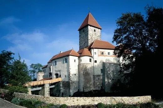 Bild: Märchenhaft einfach: Heiraten auf Burg Wernberg