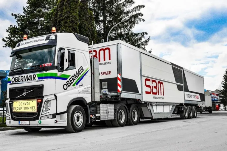 Bild: Obermair Transporte: Vermietung von Arbeits- und Hebebühnen für flexible Einsätze