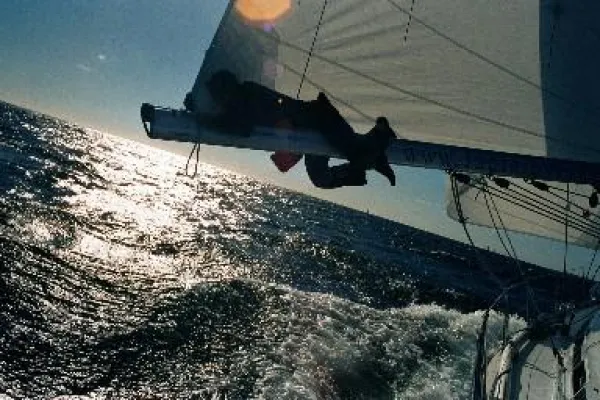 Bild: Frauencrew setzt Segel für Brandenburg