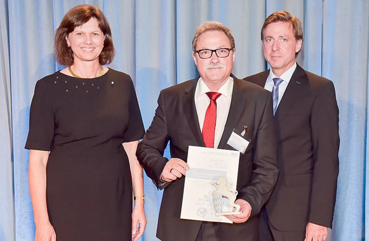Dieter Dallmeier, Ilse Aigner und Dr. Th. Edenhofer bei der Übergabe des Preises © Studio SX HEUSER