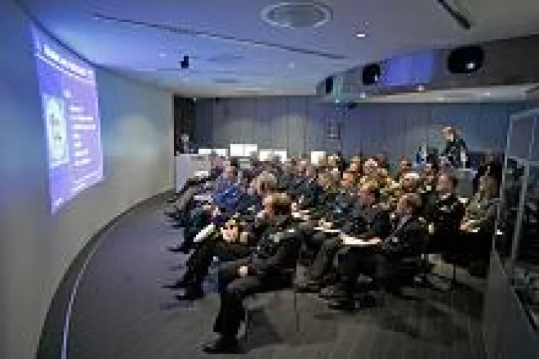 Gemeinsame Computergestützte Übung der NATO und der Russischen Streitkräfte bei der IABG Bild: Gemeinsame Computergestützte Übung der NATO und der Russischen Streitkräfte bei der IABG