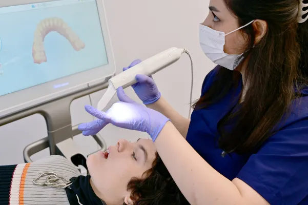 Bild: Vom Abdrucklöffel zum 3D-Scanner: Digitale Kieferorthopädie – weniger Aufwand, präzisere Ergebnisse
