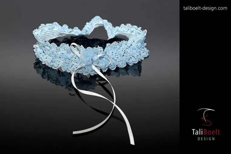 Bild: Edle Strumpfbänder für die Braut aus der Accessoirekollektion 2010 von TaliBoelt Design