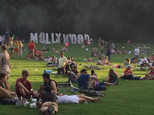 Bild: MÜLLYWOOD: Mit Streetart gegen den Müll am Aachener Weiher