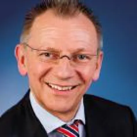 Bild: Die Holding und Tochterunternehmen im Griff