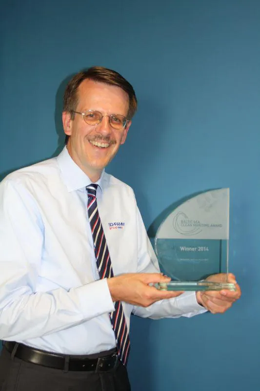 Frank Schnabel mit dem Award