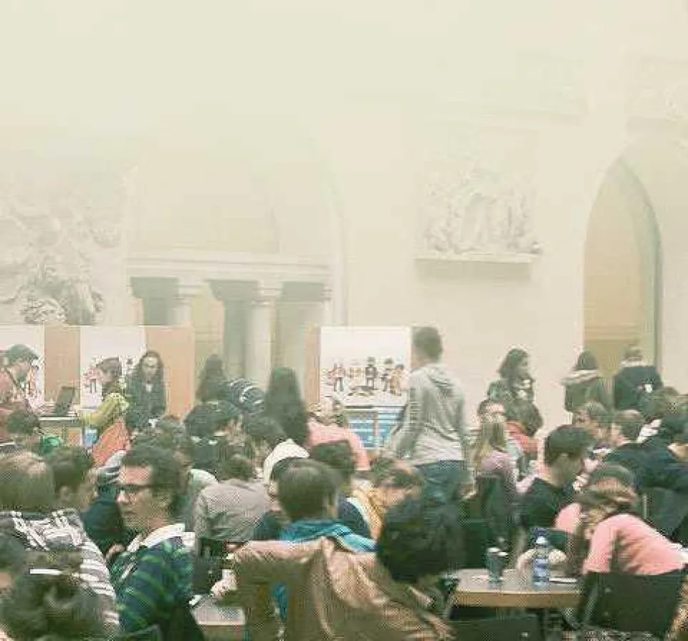 Euroweb: Karriere via Ausbildung oder Direkteinstieg