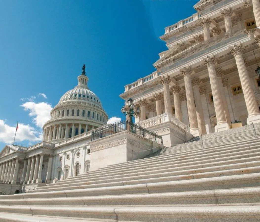 Mit Intrepid geht's mit öffentlichen Verkehrsmitteln durch die USA.