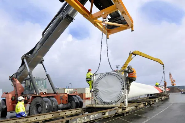 Bild: Brunsbütteler Elbehafen verzeichnet im ersten Halbjahr starkes Wachstum im Bereich Windkraft