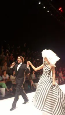 Massimo Giordano verzaubert die Fashion Show von Anja Gockel am 03. Juli 2013 auf der Fashion Week Berlin Bild: Massimo Giordano verzaubert die Fashion Show von Anja Gockel am 03. Juli 2013 auf der Fashion Week Berlin