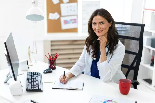 Prof. Dr. med. Ashley Spinelli aus Berlin spricht bei Ärztekongress zur Unfallchirurgie und Sportmedizin Bild: Prof. Dr. med. Ashley Spinelli aus Berlin spricht bei Ärztekongress zur Unfallchirurgie und Sportmedizin