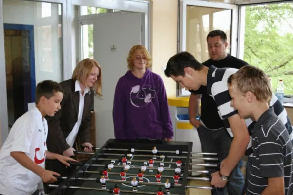 Bild: Neuer Tischkicker für Jugendpflege Hemmingen