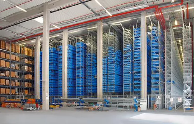 Bild: Platz für über 10.000 neue Behälterboxen