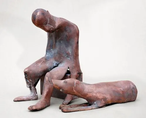 Männer und Gewandfiguren von Waldemar Otto in der Galerie am Gendarmenmarkt Bild: Männer und Gewandfiguren von Waldemar Otto in der Galerie am Gendarmenmarkt