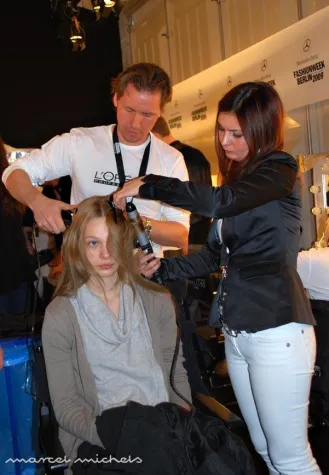 Bild: Friseur Marcel Michels aus Bonn stylt die Stars auf der BERLIN FASHION WEEK