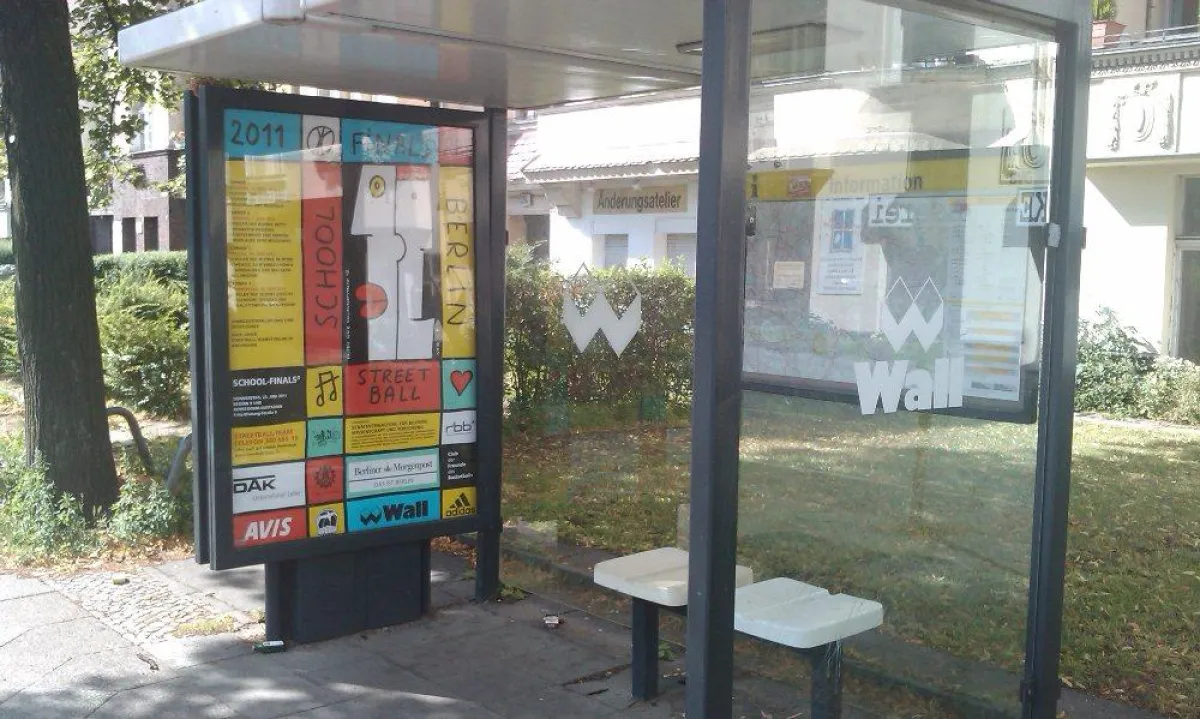 Plakate in Berlin kündigten die Veranstaltung an