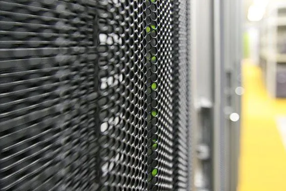 Bild: Neuer Supercomputer „Meggie“: FAU erweitert ihre Rechenkapazitäten für Computersimulationen