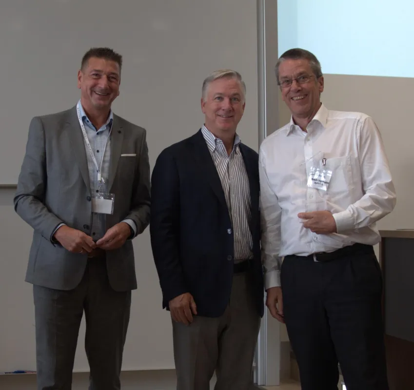 Übergabe des Partner Awards an Uli Selbach, Geschäftsführer von Selbach Information Systems