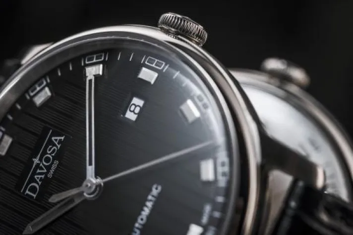 Bild: DAVOSA Vanguard - Zeitmesser in Nadelstreifen