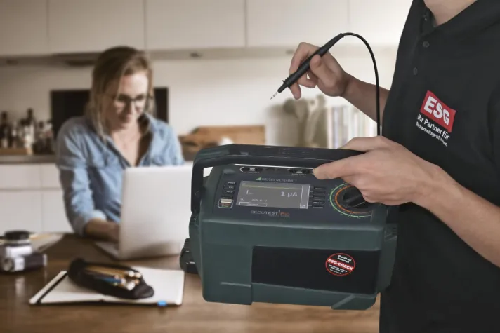 Bild: Homeoffice: DGUV Vorschrift 3 Prüfung verpflichtend