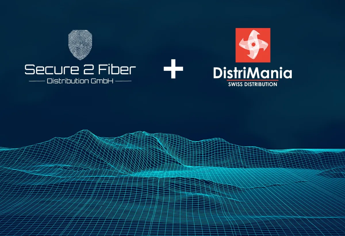 Secure 2 Fiber und DistriMania verkünden offizielle Partnerschaft. (© Secure 2 Fiber Distribution GmbH)