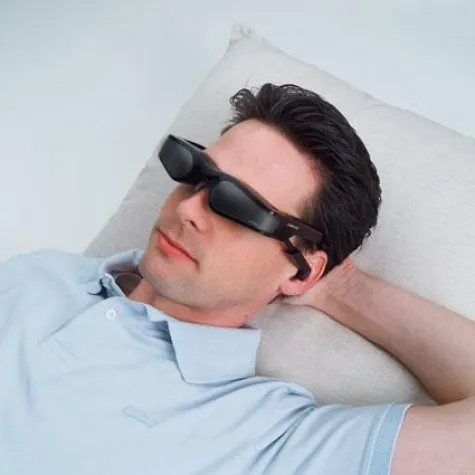 Bild: Carl Zeiss und Visenso bringen die neue E-Klasse ins dreidimensionale Kopfkino