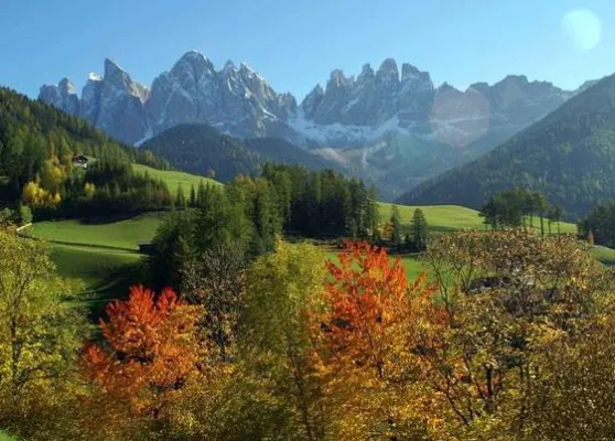 Bild: Bergerlebnisse in Herbstfarben - Wanderurlaub, Törggelen, Kulinarium in Gold, Wellnesshotels und Historie
