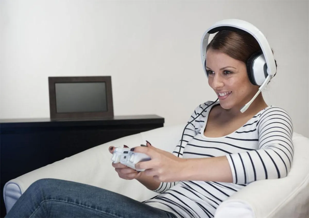 Die neuen Plantronics GameCom Konsolen-Headsets im Einsatz