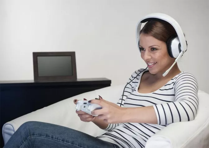 Bild: eGames Media startet ab 15. Mai den Plantronics Football Super Cup