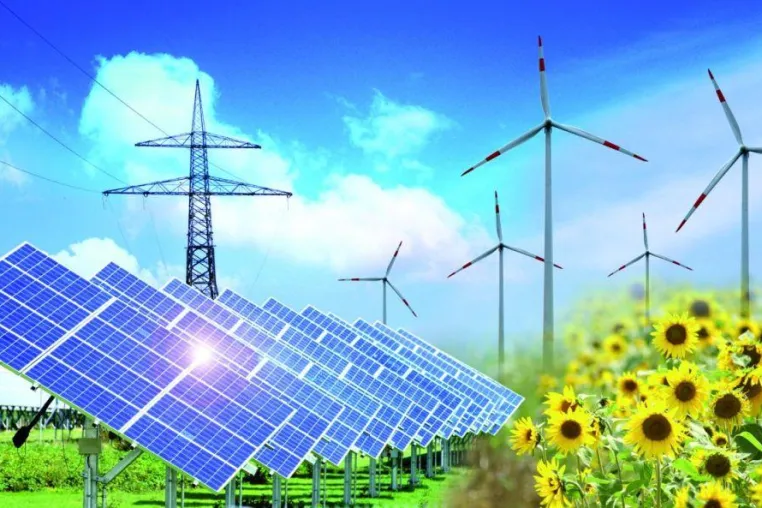 Bild: Berufsbegleitend zur Fachkraft für erneuerbare Energien