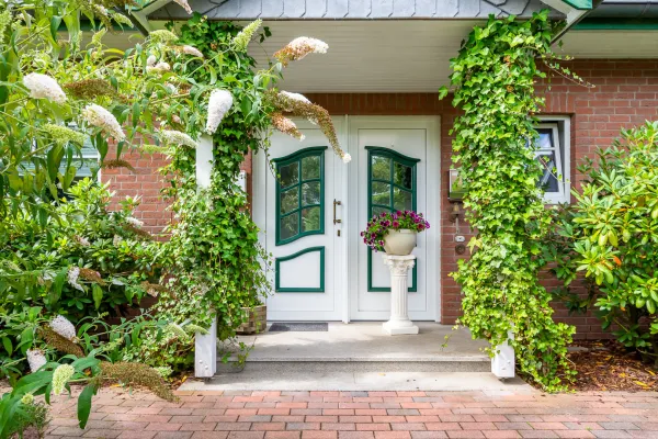 Bild: Privatverkauf oder Makler? Die wichtigsten Unterschiede und warum Diskretion zählt