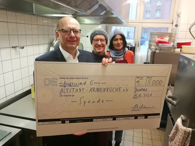 vigo Krankenversicherung VVaG spendet 5.000 Euro an Düsseldorfer Armenküche Bild: vigo Krankenversicherung VVaG spendet 5.000 Euro an Düsseldorfer Armenküche