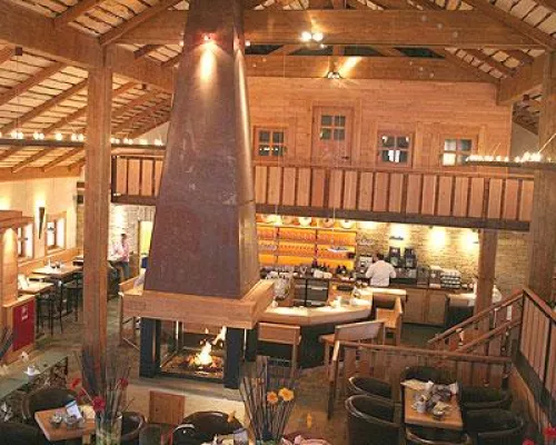 Bild: Erfolg in Serie – Wie ein Breidenbach-Kamin das Zentrum des Gastronomiekonzeptes BAVARIA-Alm wurde