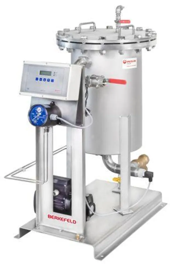 Der BerkeSelect 2035 maxi sorgt für eine nachhaltige Entsalzung bzw. Enthärtung und entfernt außerdem Schwebstoffe aus dem Heizungswasser. Damit wird der Wärmeübergang verbessert sowie Korrosion und A