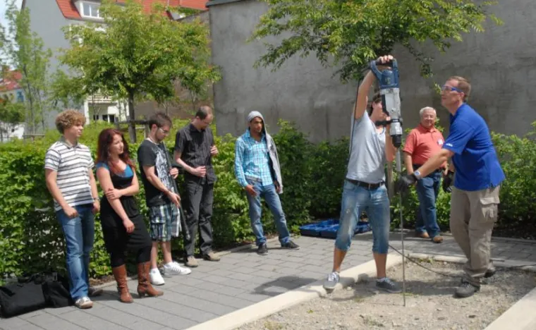 Bild: Desoi Injektionstechnik startet Kooperation mit Fachhochschule in Erfurt