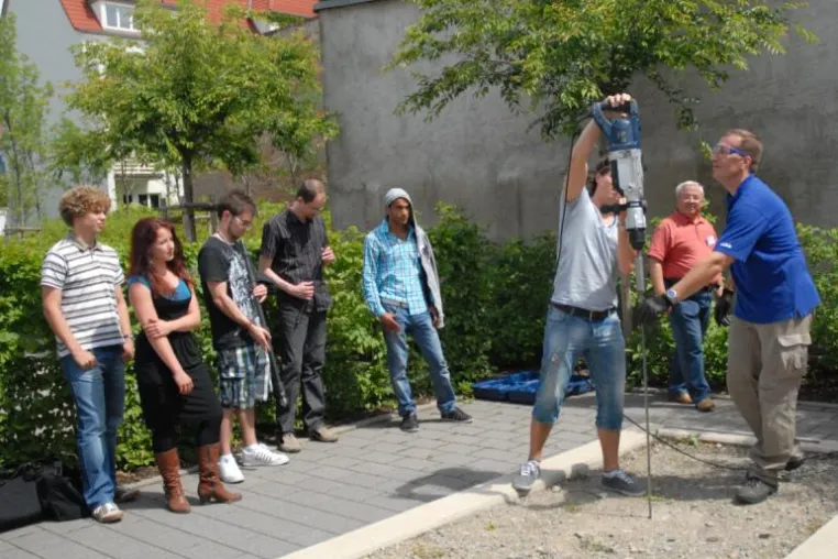 Bild: Desoi Injektionstechnik startet Kooperation mit Fachhochschule in Erfurt